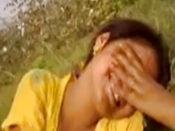 દેશી છોકરી હોલીવુડ છોકરી સાથે મસ્તી કરતી sexy movie hd funny boys