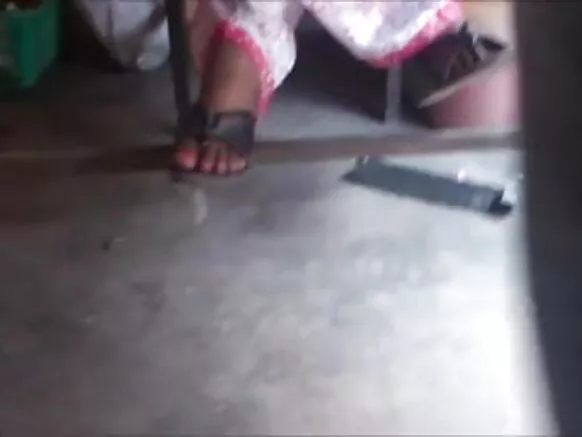 ડેસ્કટોપ હેઠળ સેક્સી ફિલ્મ ડેસ્કટોપ હેઠળ