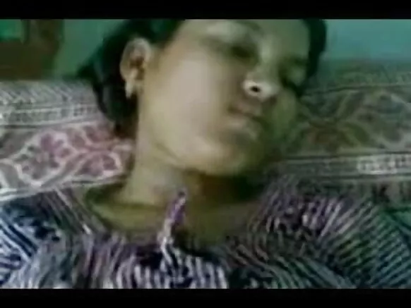 little indian girl hd video sexy xxx છોકરી તેના બોયફ્રેન્ડ નો લંડ પ્રેમ કરે છે