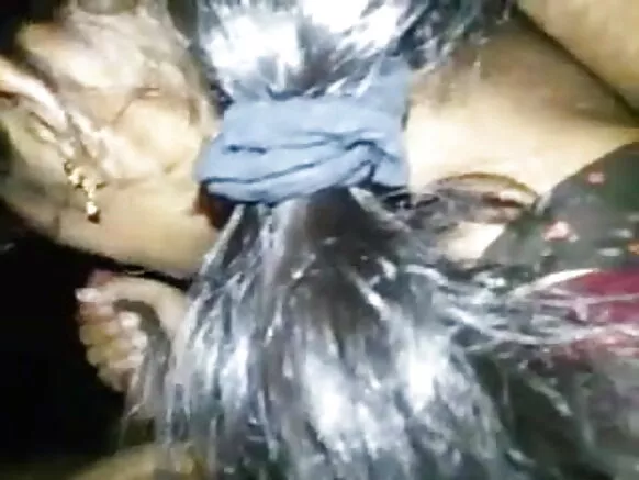 નવા પરણેલા પાડોશી મારો લંડ ચૂસી રહ્યા છે