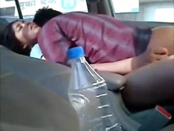 Hindi sexy movie me chudai video તેણીની કાર એટલી બધી દેખાય છે કે બધા તેને જુએ છે