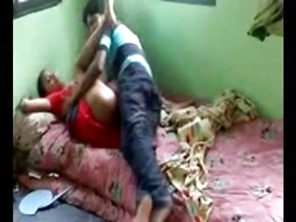 દેશી છોકરો ઘરે વેશ્યા કરે છે