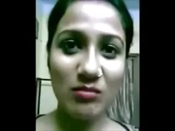 india beautiful woman showing sexy movie hd સ્ત્રી ખુલ્લી બૂબ્સ બૂબ્સ