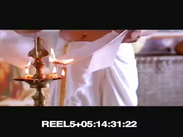 નંદના સેન ટોપલેસ સેક્સી હિન્દી ફિલ્મ સેક્સી રસિયા - ટોપલેસમાં સંપૂર્ણ સ્તન બતાવે છે