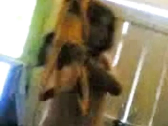 દેશી ગામડાના યુવક પાસે અંગ્રેજીમાં વેનીલા સેક્સ સેક્સી ફિલ્મનો વીડિયો છે