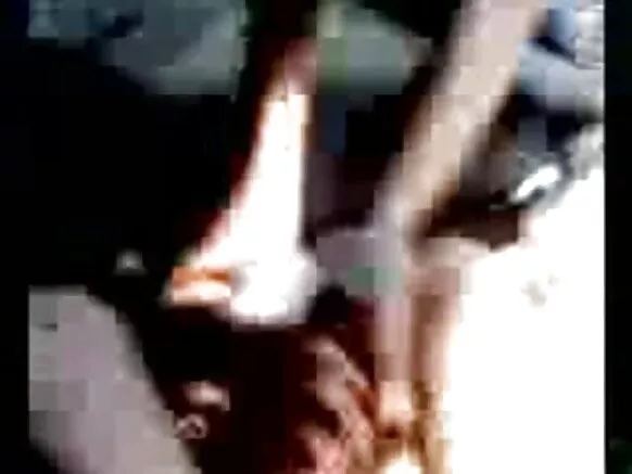 ભારતીય છોકરી બાળક છોકરીઓના જૂથ સામે fucked નહીં.