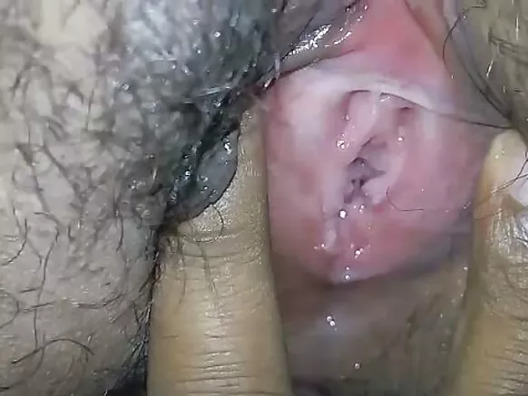 desi sexy film india milf રુવાંટીવાળું pussy સાથે desi milf ભગ્ન માં આંગળીઓ મેળવવામાં