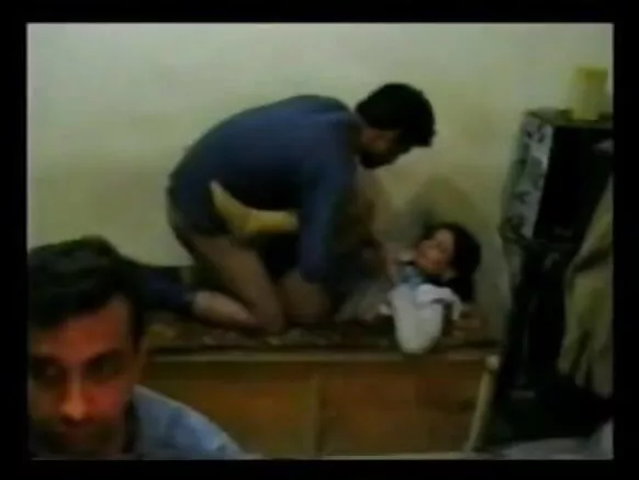 પાકિસ્તાની મોબાઈલ ગર્લ બે તદ્દન સેક્સી છોકરાઓને અંગ્રેજીમાં થોડીવારમાં લઈ રહી છે