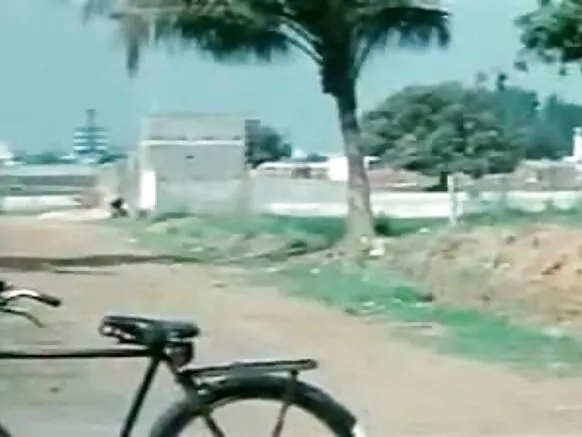 તમિલ બ્લુ મુવી - સીન 1 સેક્સી ઈમેજ શો વિડીયો 1