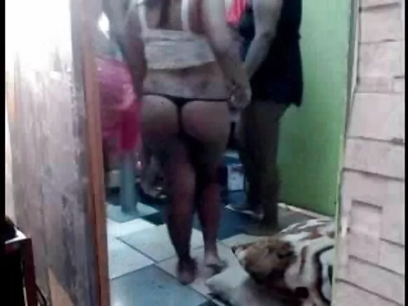 વેશ્યાઓ ઘરમાં PB XXX Fucking